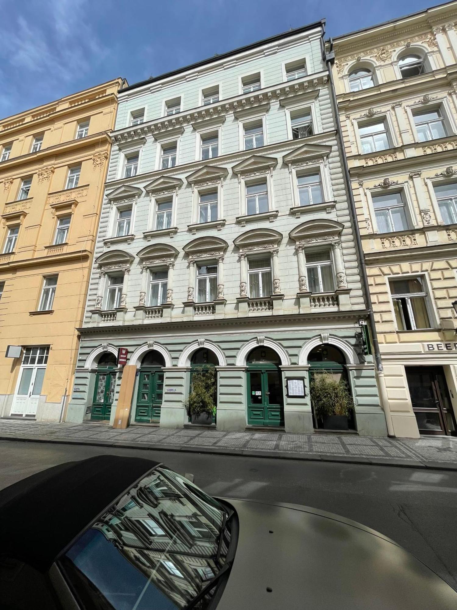 Apartment Under The Bells Of Tyn Church
