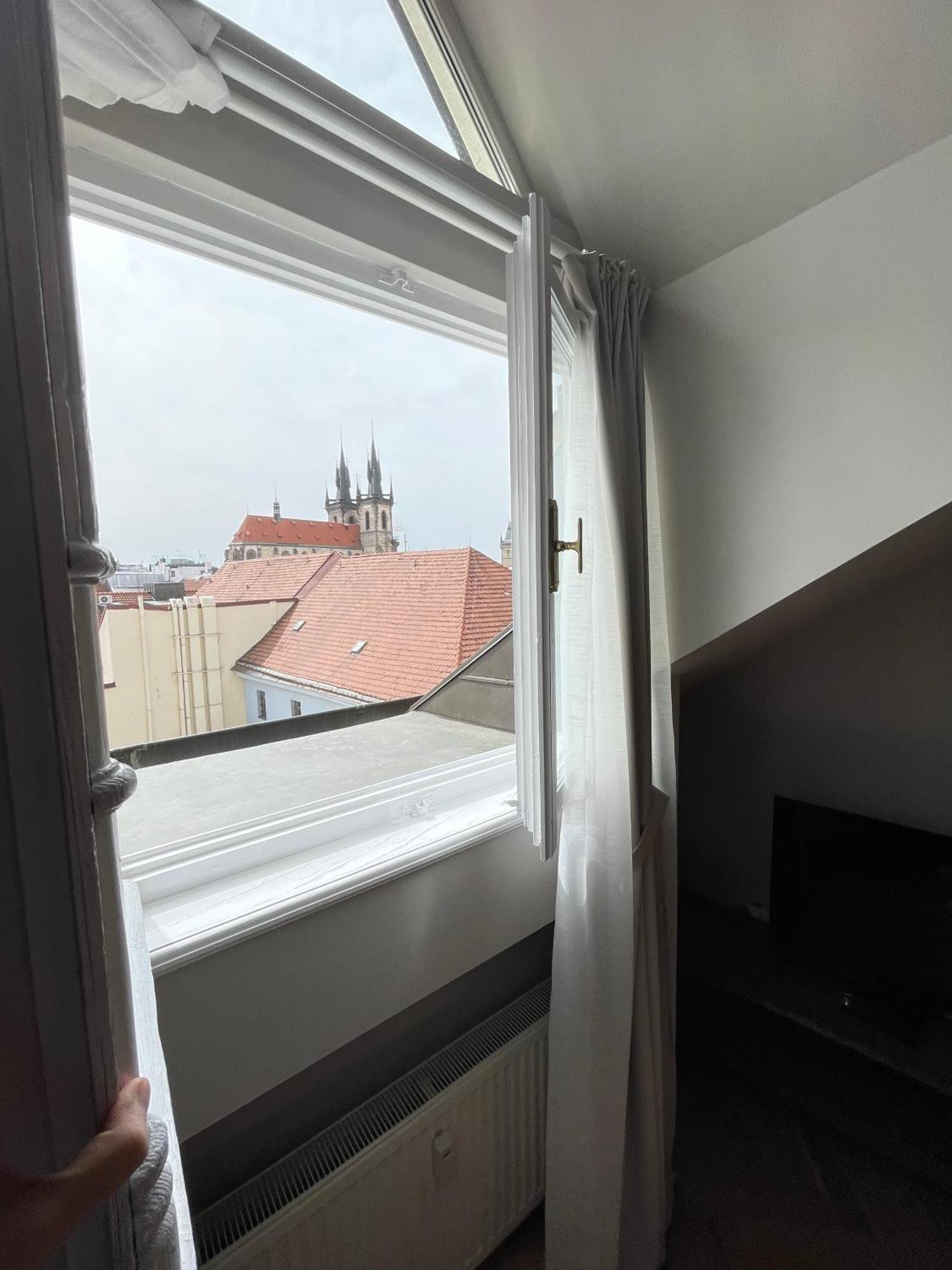 Under The Bells Of Tyn Church Apartment Prague