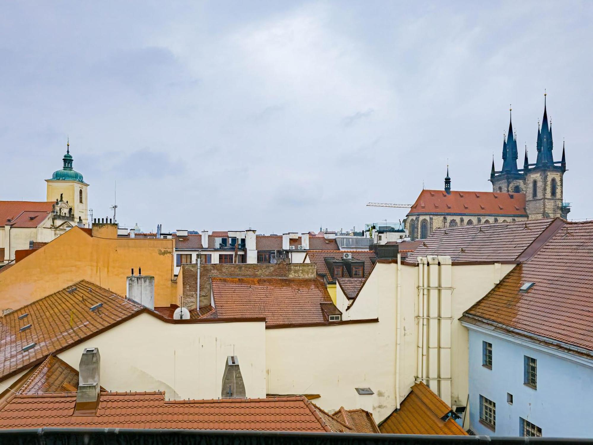Under The Bells Of Tyn Church *